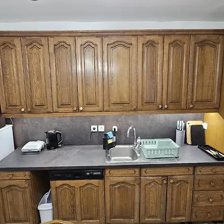 21 Apartment *